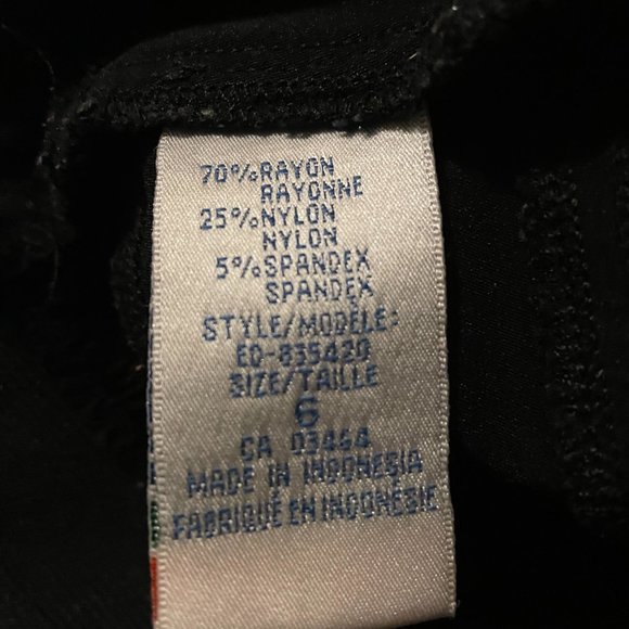 Ricki's Black Skirt - Picture 8 of 8